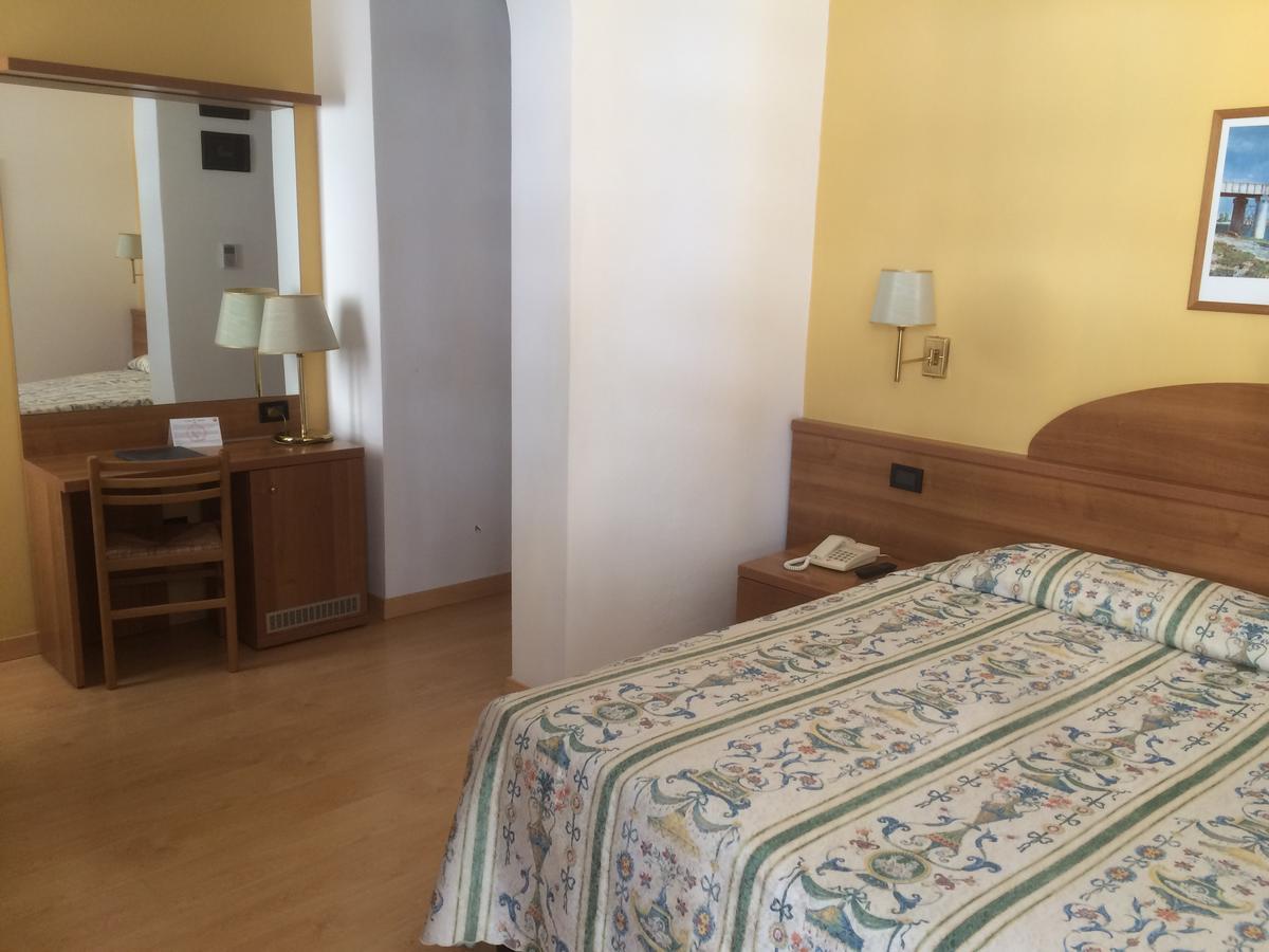 Hotel Tritone Caorle Luaran gambar