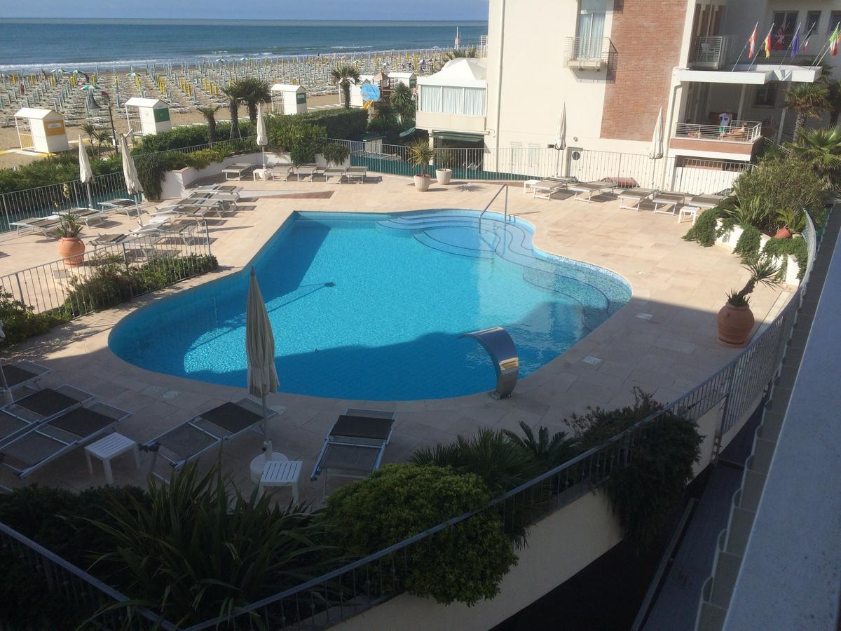 Hotel Tritone Caorle Luaran gambar