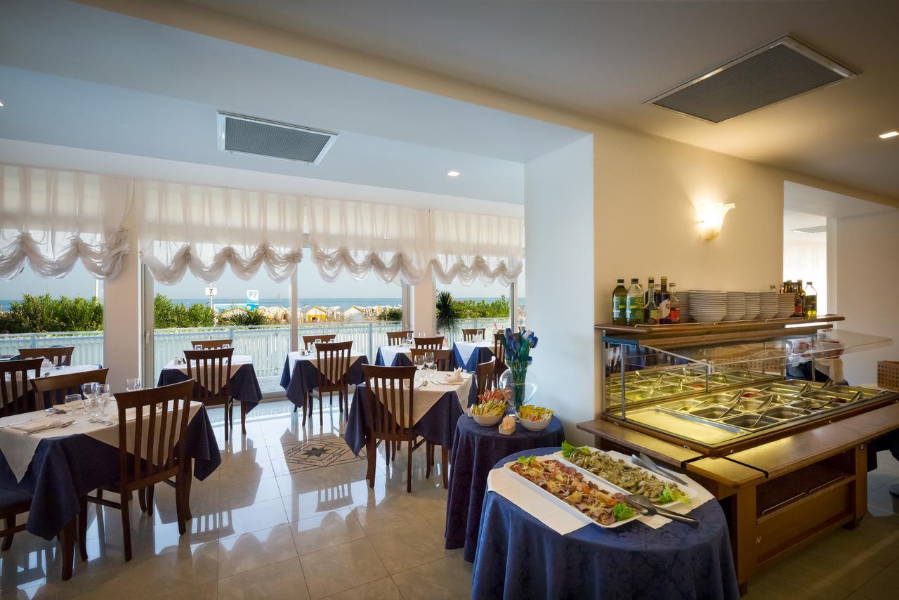 Hotel Tritone Caorle Luaran gambar