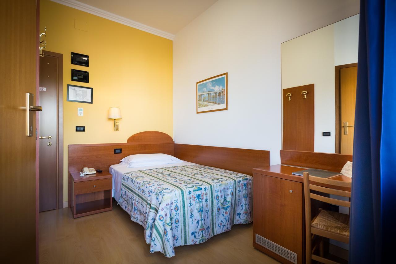 Hotel Tritone Caorle Luaran gambar