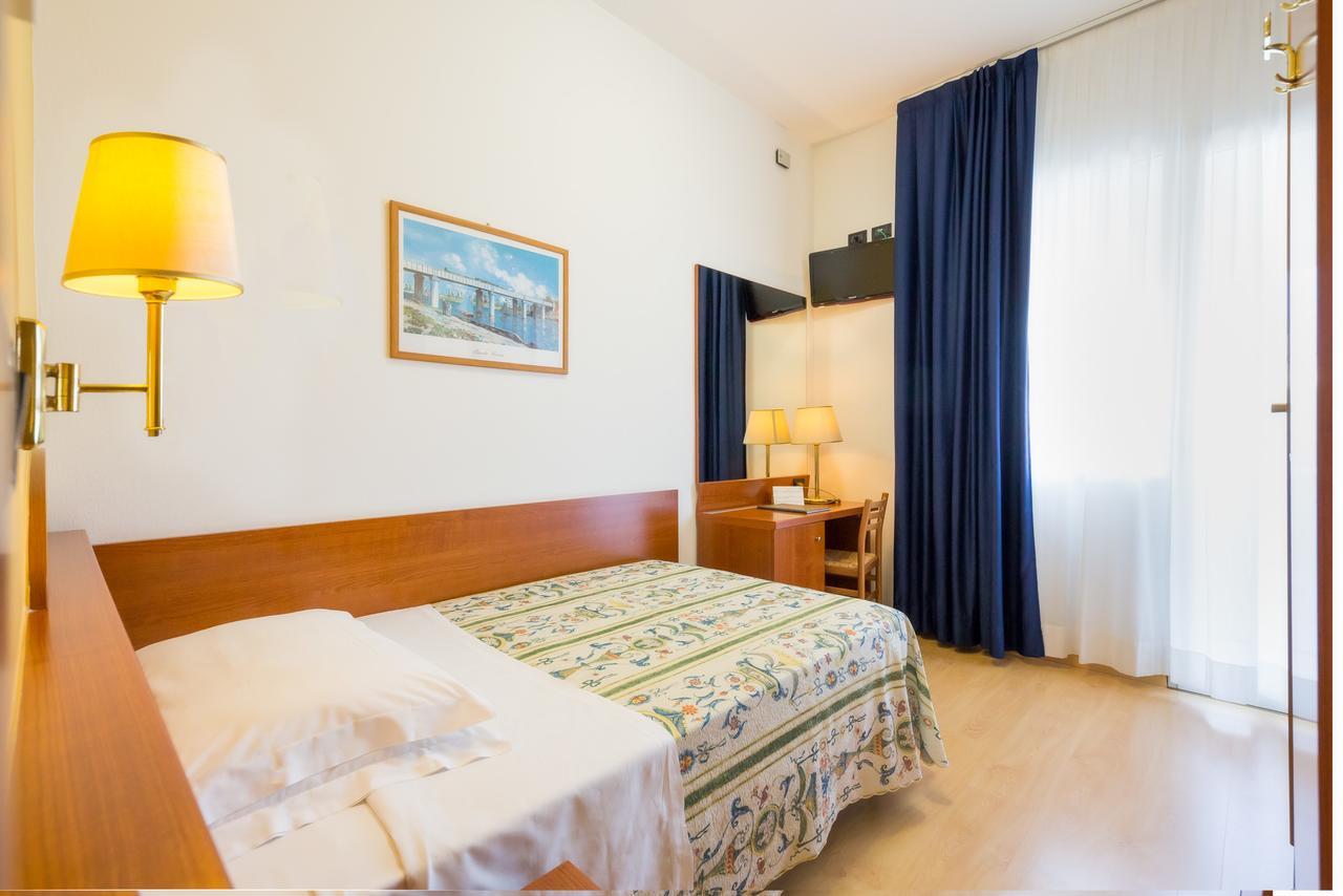 Hotel Tritone Caorle Luaran gambar