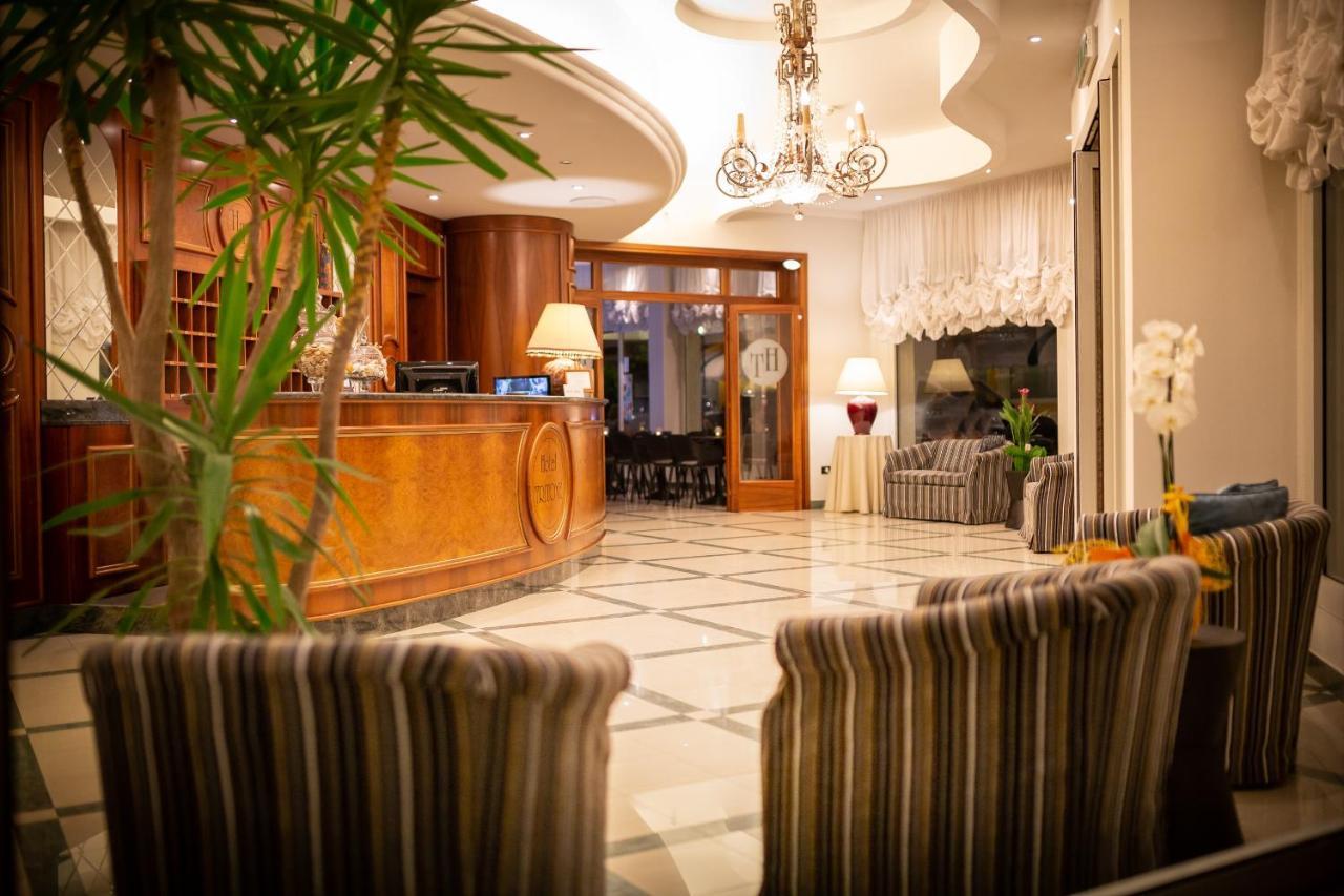 Hotel Tritone Caorle Luaran gambar
